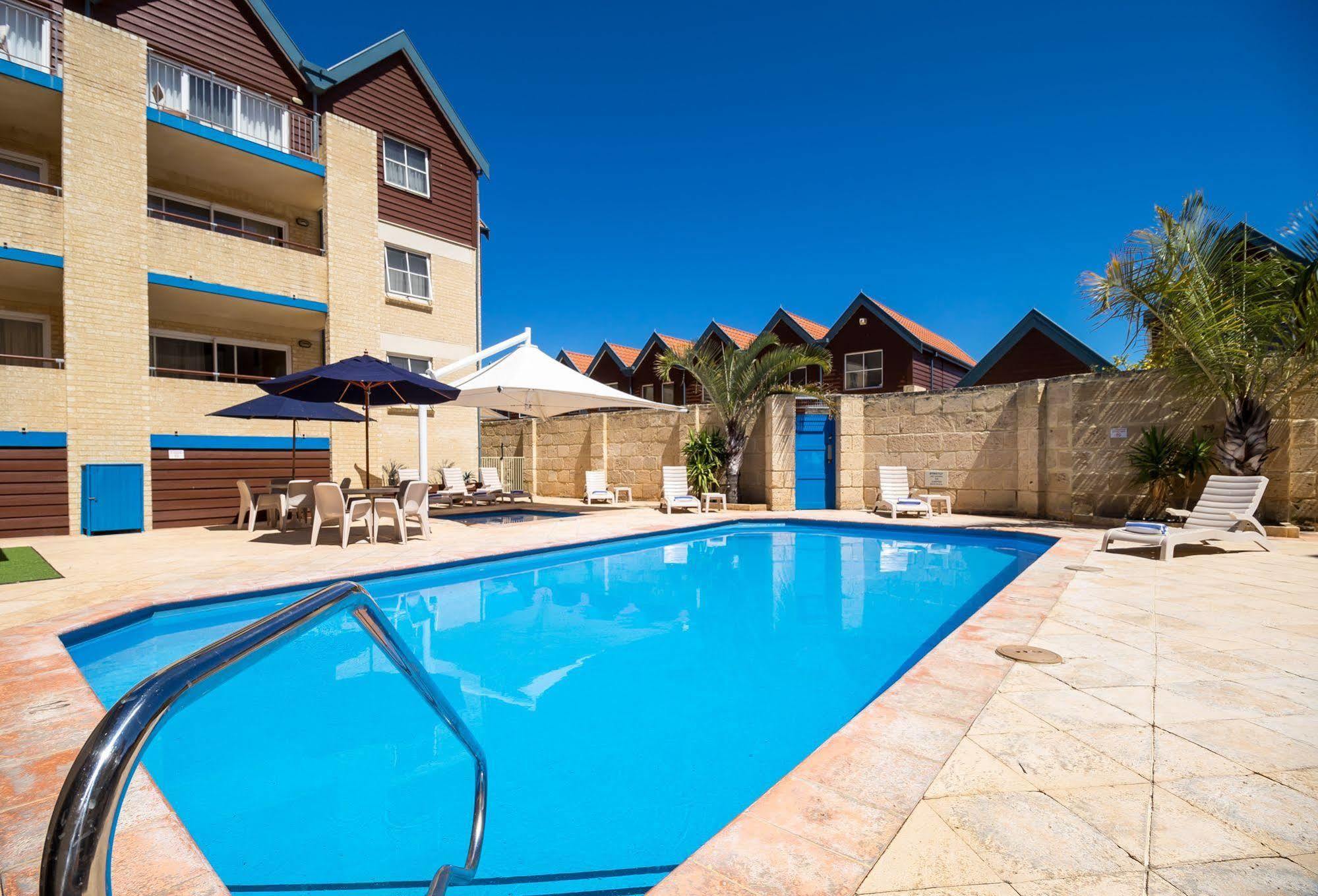Hillarys Harbour Aparthotel