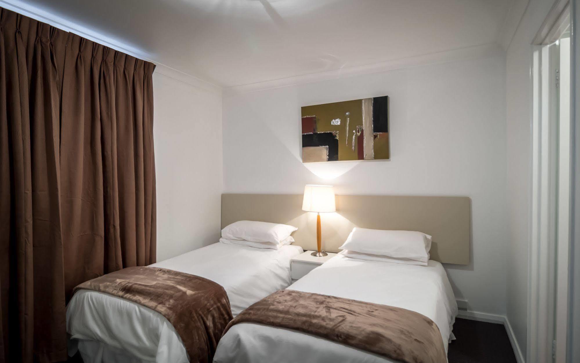 Hillarys Harbour 4*