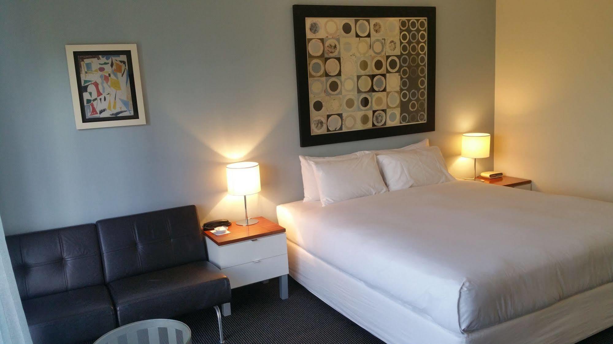 Sullivans Hotel