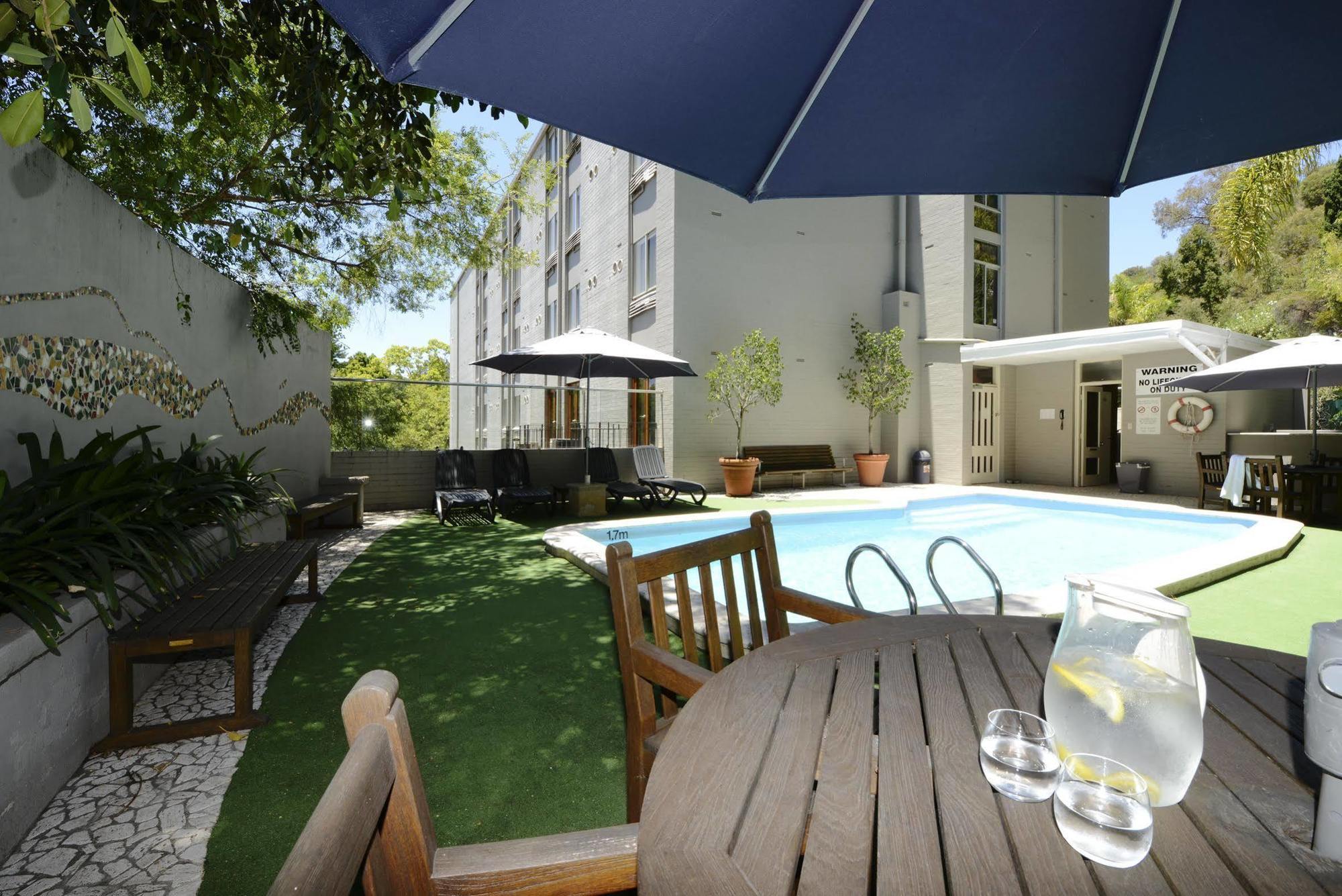 Sullivans 4* Perth