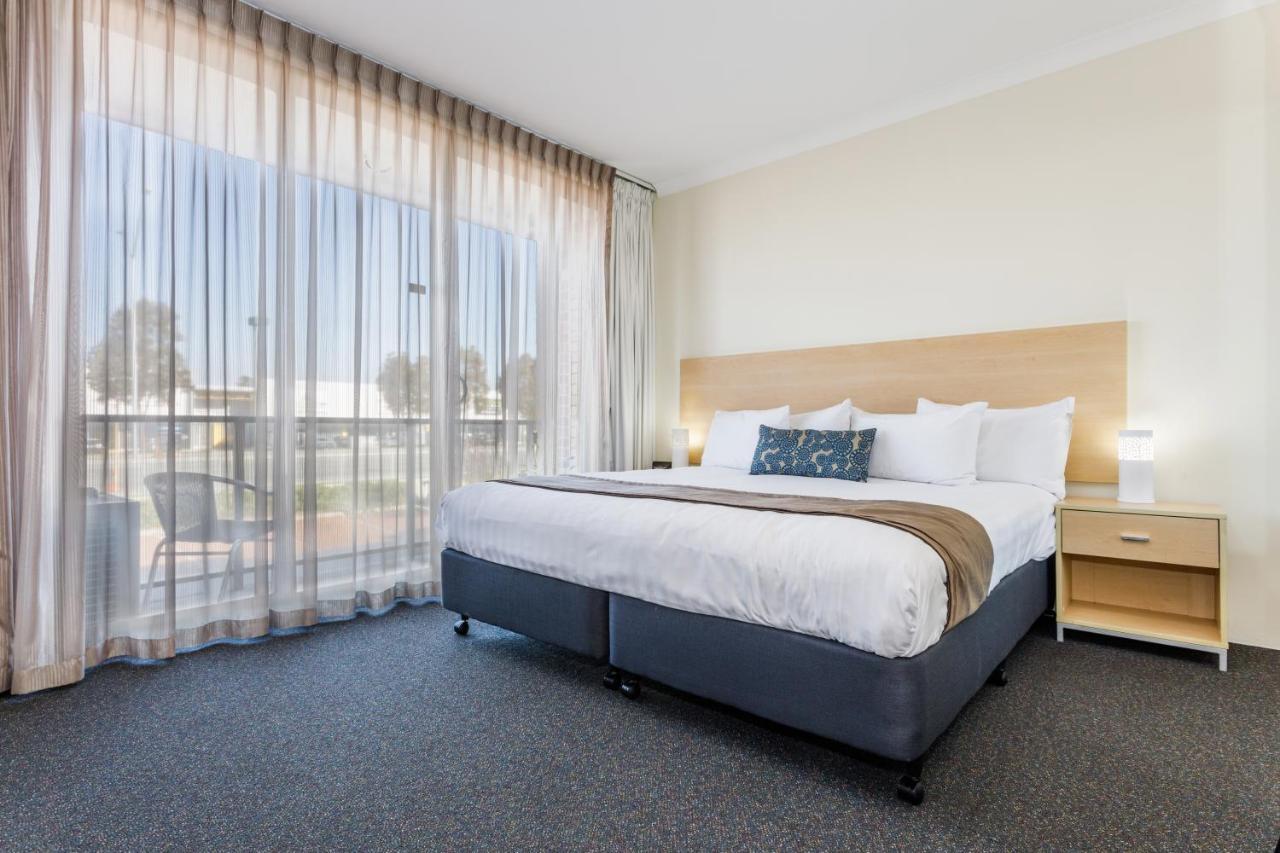 Ascot Official Aparthotel 4*