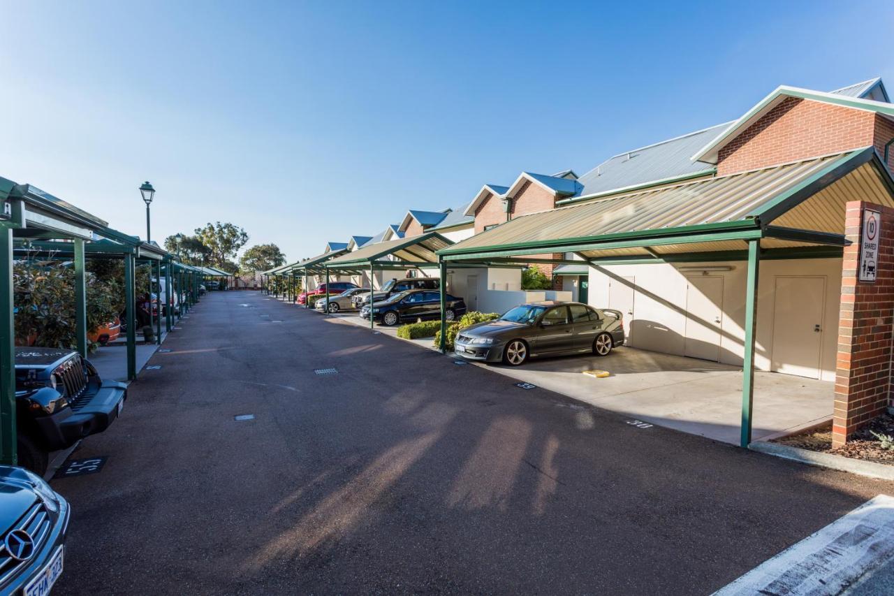 Aparthotel Ascot Official 4*