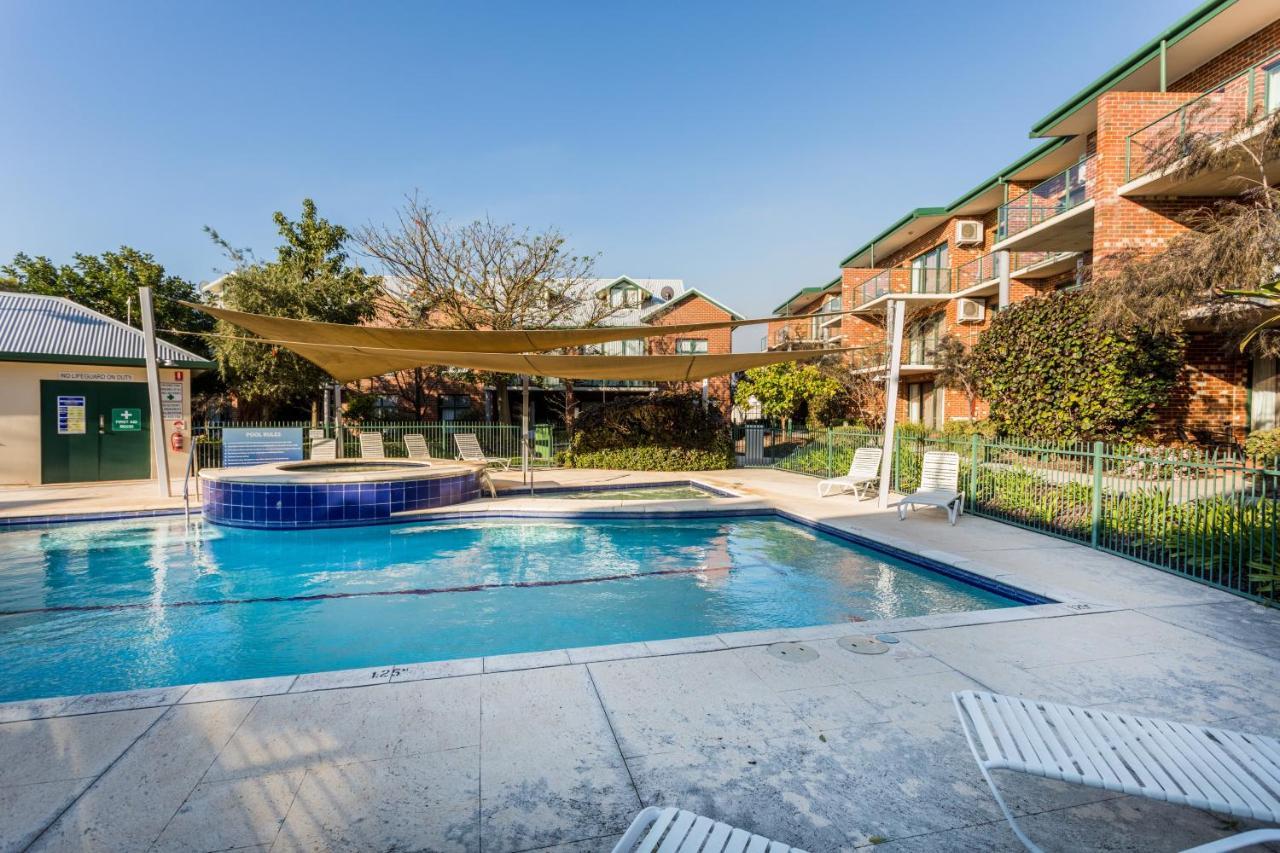 Ascot Official Aparthotel 4*