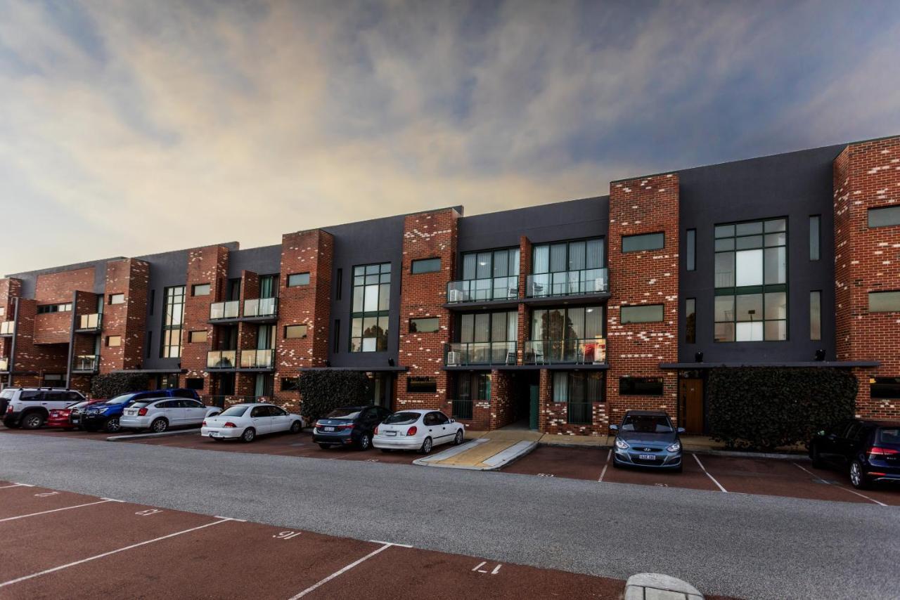 Aparthotel Ascot Official 4*