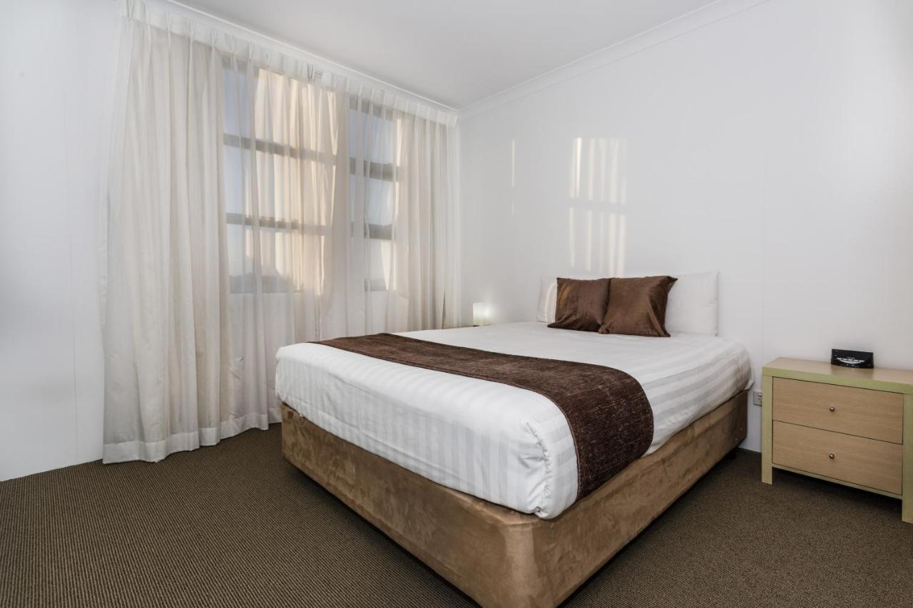 Ascot Official Aparthotel 4*