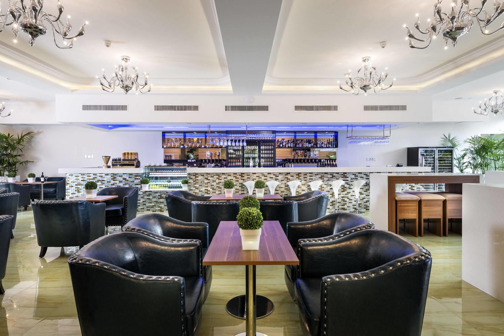 Hotel Swan River 4*