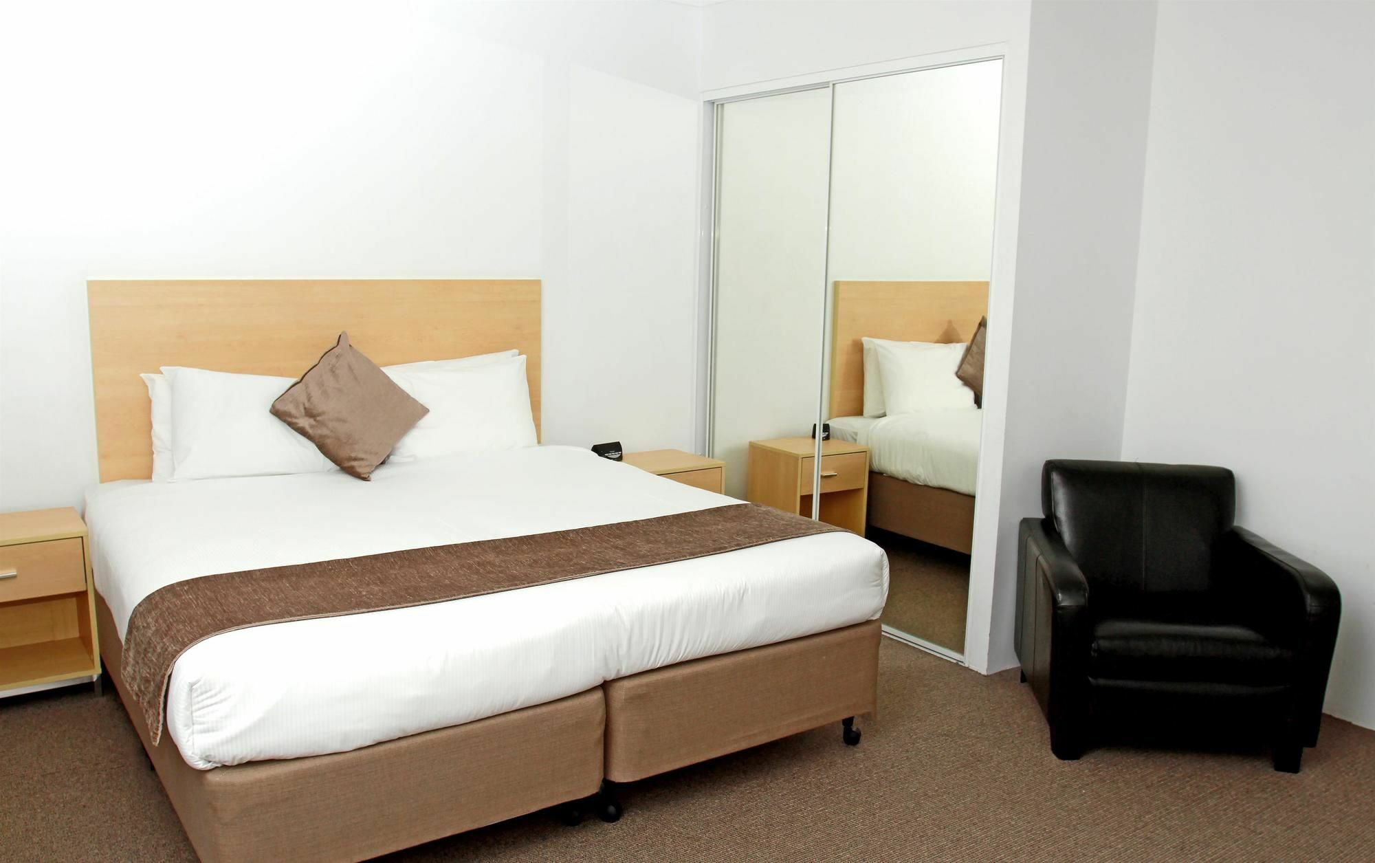 Ascot Official Aparthotel 4*