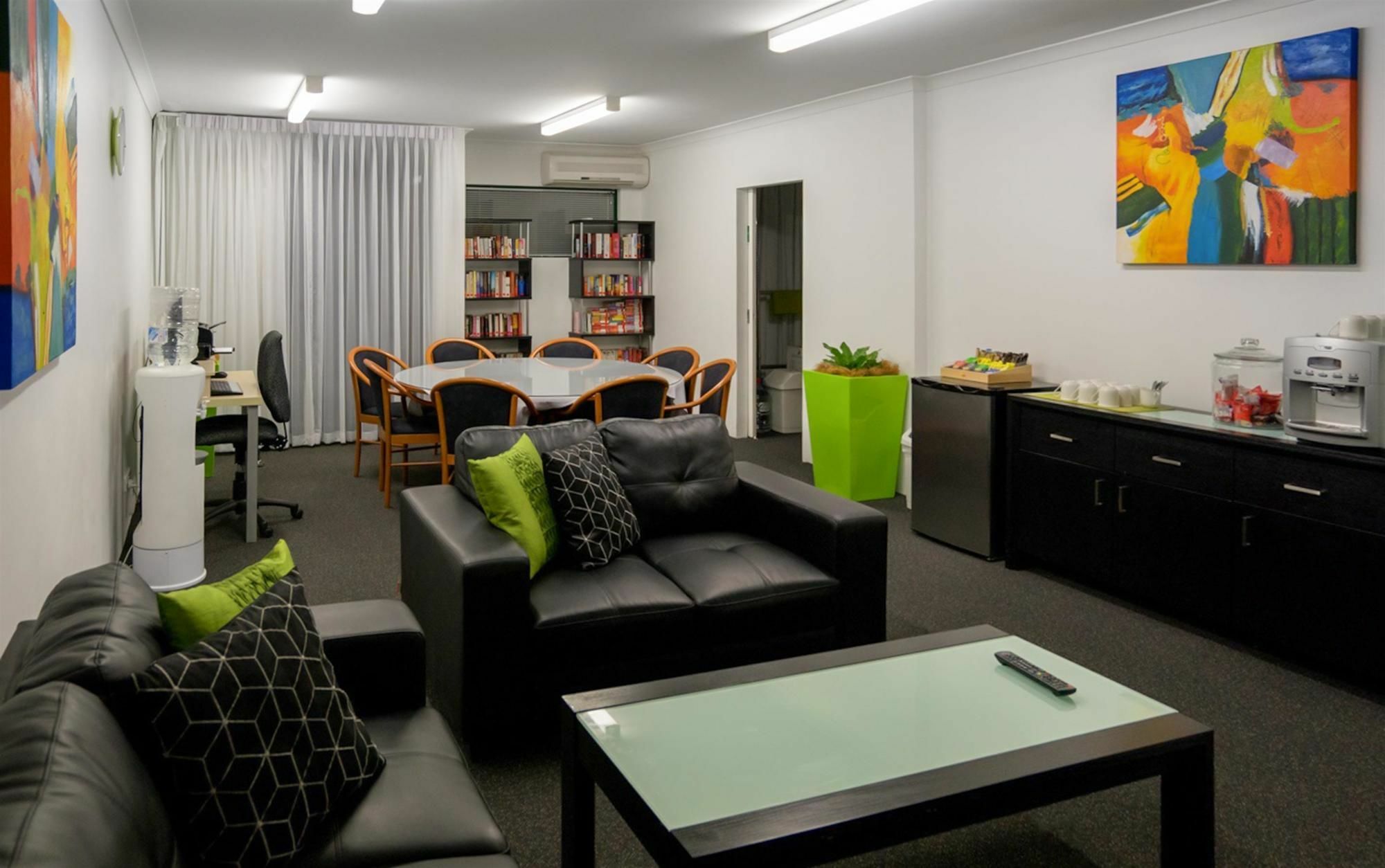 Aparthotel Ascot Official 4*