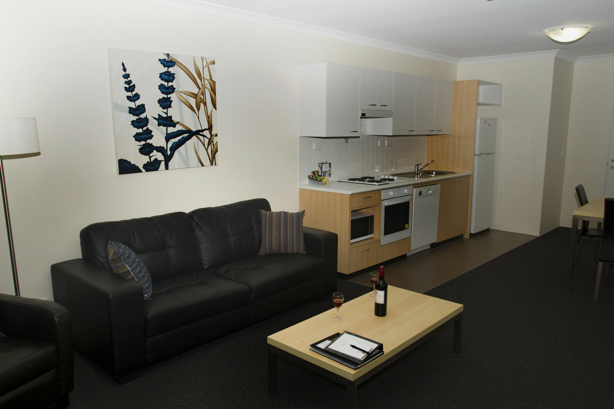 Ascot Official Aparthotel 4*
