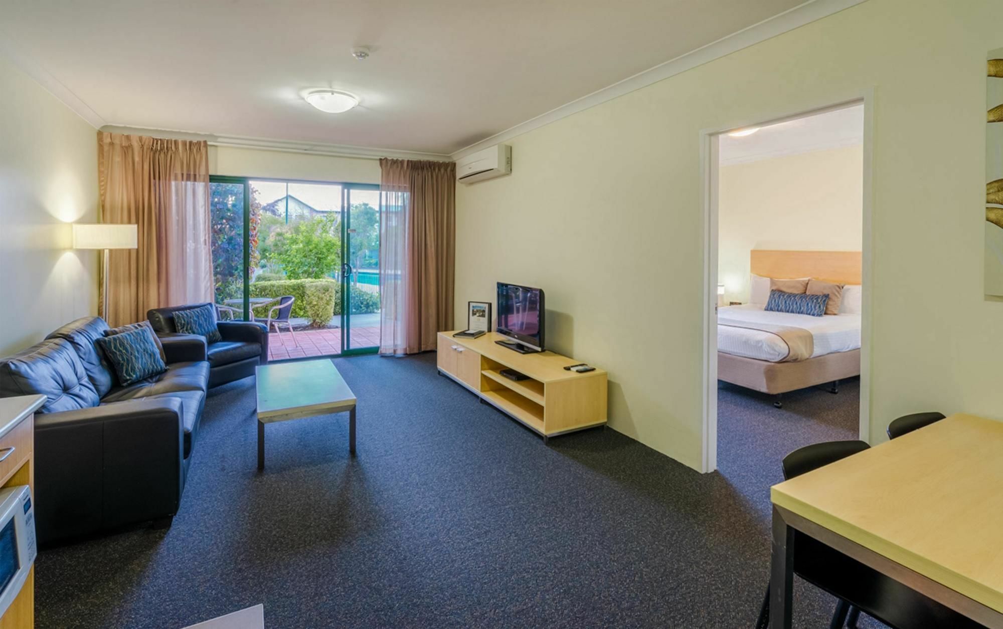 Aparthotel Ascot Official 4*