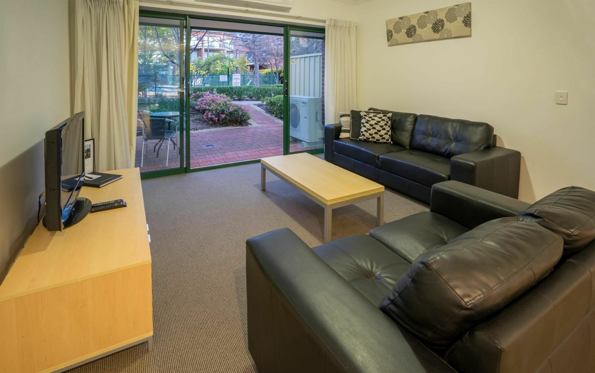 Aparthotel Ascot Official 4*