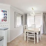 Scarborough Villa On Duke - Executive Escapes