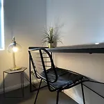 7Th Heaven In Cloverdale 2Br2Ba Parking
