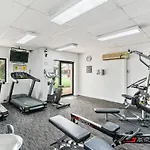Perth City Retreat - Parking, Pool, Self Contained