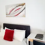 M5 West Perth Studio Apartment Near Kings Park