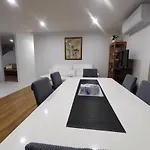 Entire House With 4 Bedrooms Fully Air Conditioned