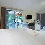 Studio Granny Flat In Melville With Patio