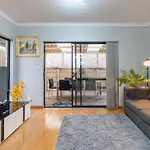 Spacious 5Bedroom House Near Airport