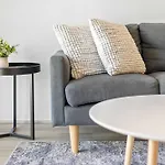 Convenient East Perth Stay With Free Parking