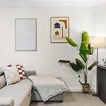 Stylish City 1Bdrm Apt Perth Heart 2 Mins River
