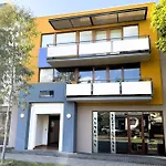 10 Tranquil Charm West Perth 2Br Parking