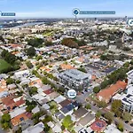 Stylish Mount Lawley Retreat Walk To Beaufort Street