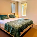 78 Modern Comforts Quiet Charm 3Br 2Ba Parking