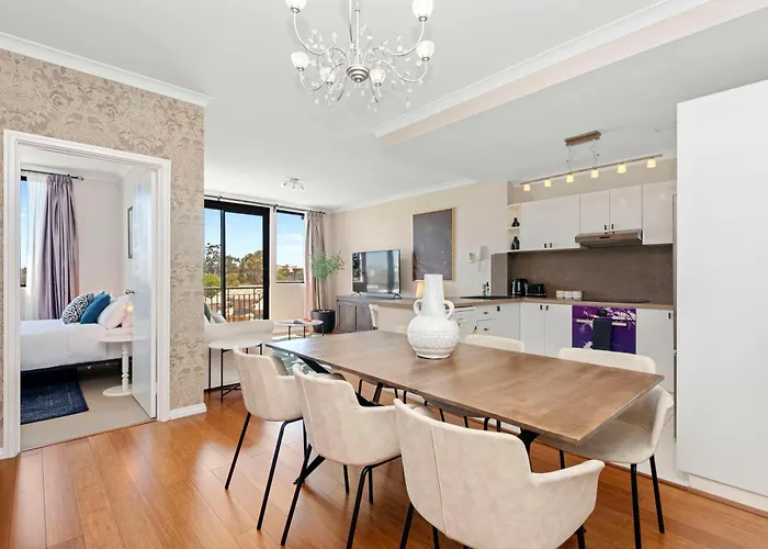 3Br East Perth Penthouse Views & Style