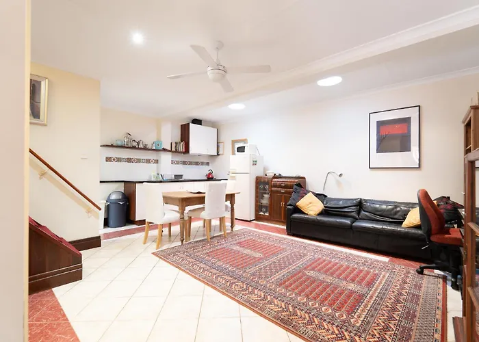 Snow-White\'S 2 Bedroom City Heart Cottage In Perth 6000