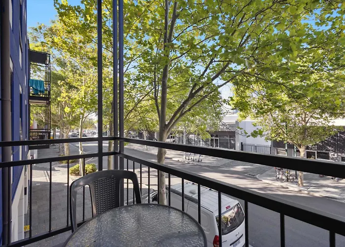 2Bdr 1Bth 1Prk - Northbridge Magic