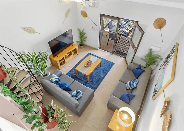 13 Cottesloe - Steps From Beach - Sleeps 3