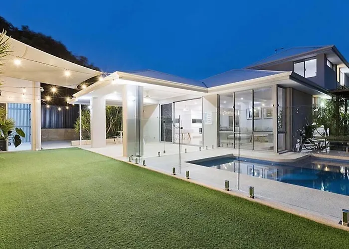 Luxury Executive Home With Pool