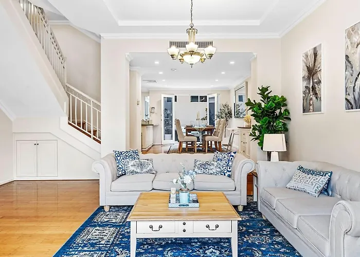 East Perth Luxury Waterfront Retreat