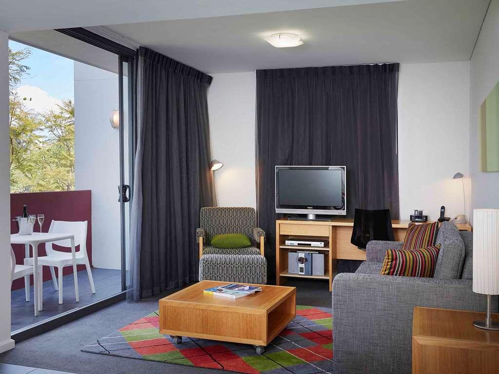 Aparthotel East 4*