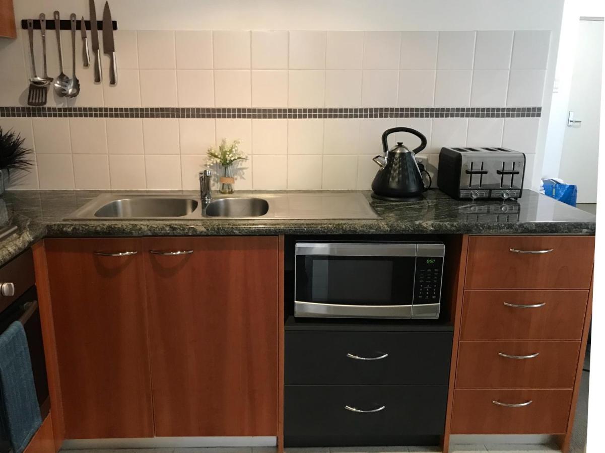 Retreat - Parking, Pool, Self Contained