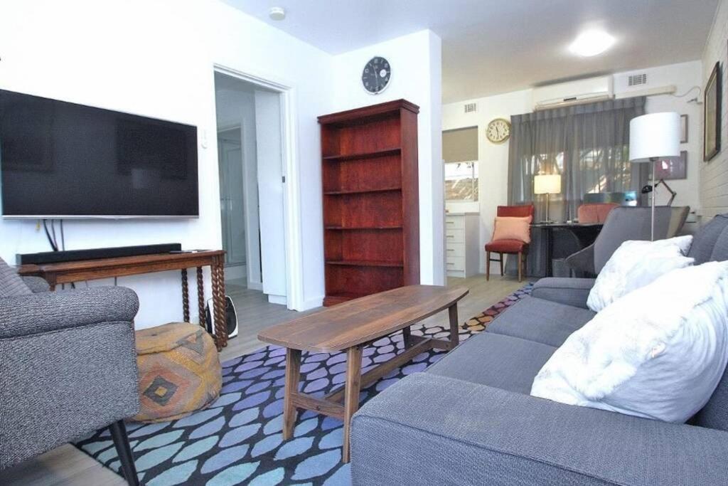 Location Lifestyle Convenience! Wifi Netflix Wine Apartment Perth