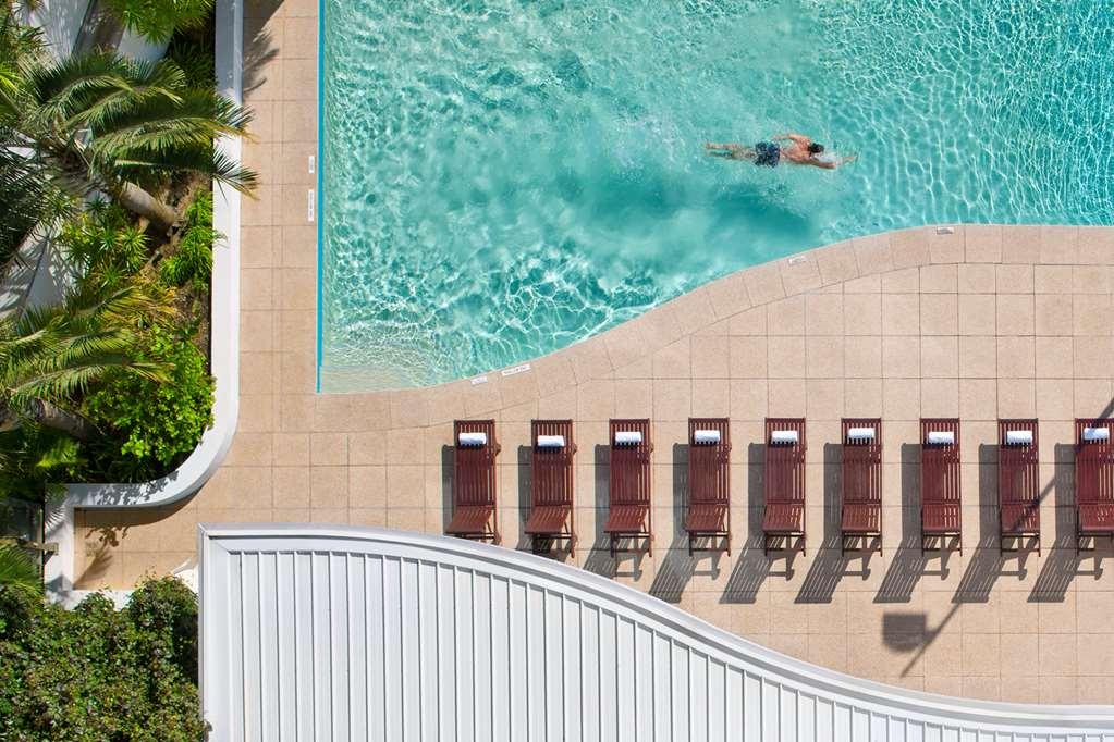 Crown Promenade Hotel 4*