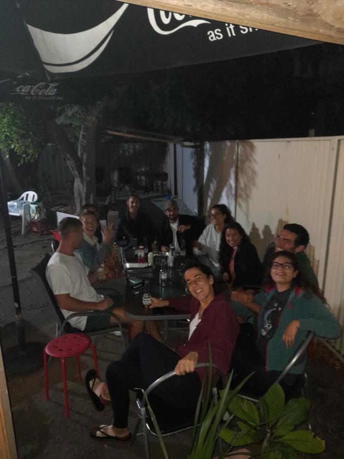 Ozi Backpackers - - * Perth