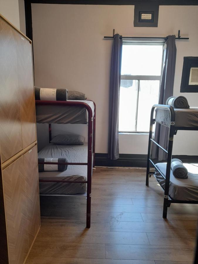 Hostel Ozi Backpackers - - Perth