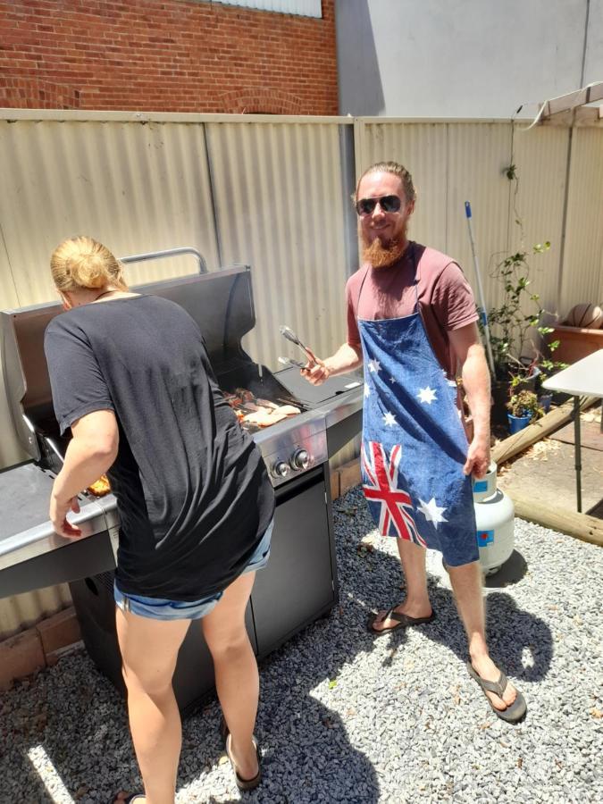 Ozi Backpackers - - * Perth