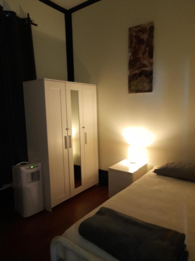 Hostel Ozi Backpackers - - Perth