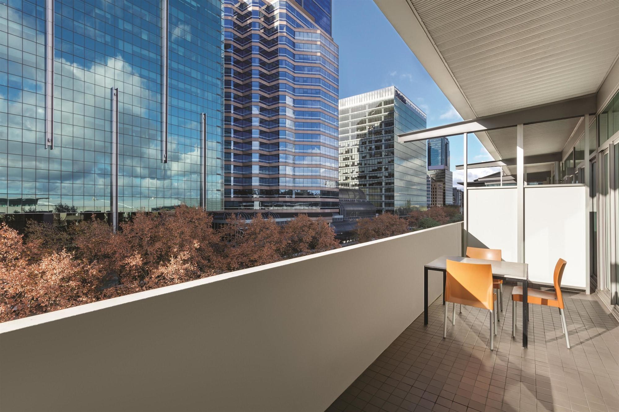 Aparthotel Adina Perth