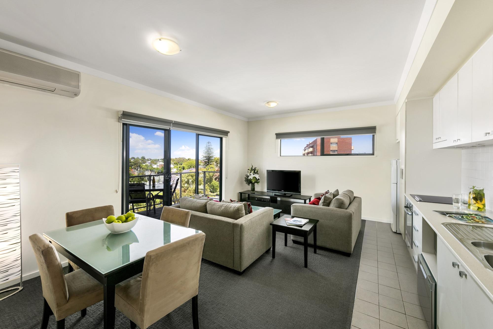 Quest On Rheola Aparthotel 4*