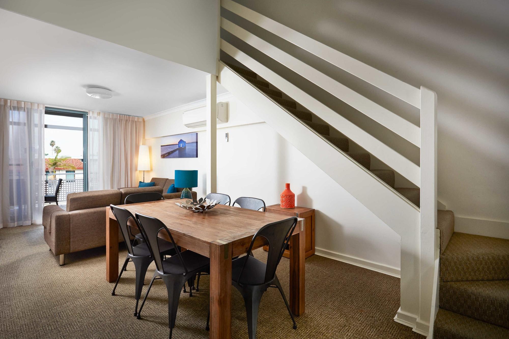 Broadwater Aparthotel 4*