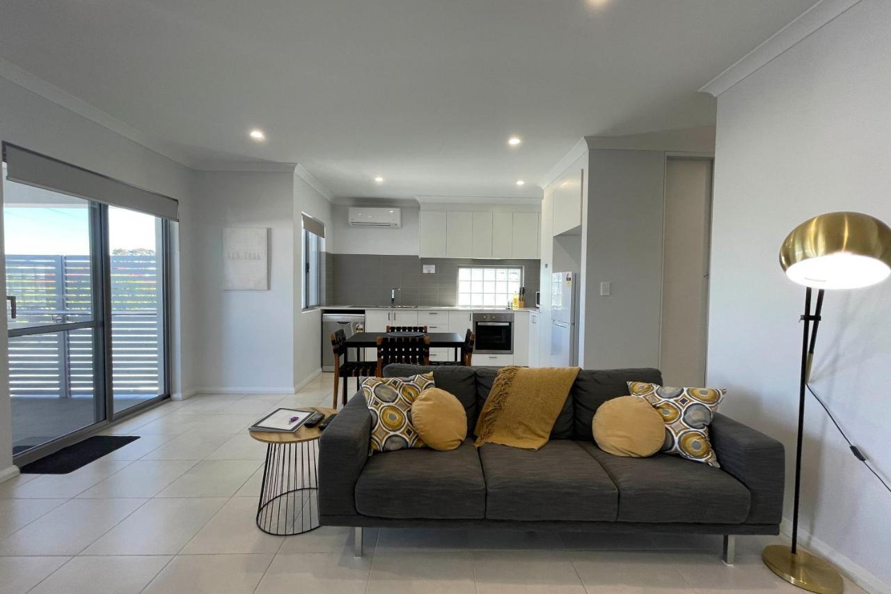 Apartment 7th Heaven In Cloverdale 2br2ba Parking *