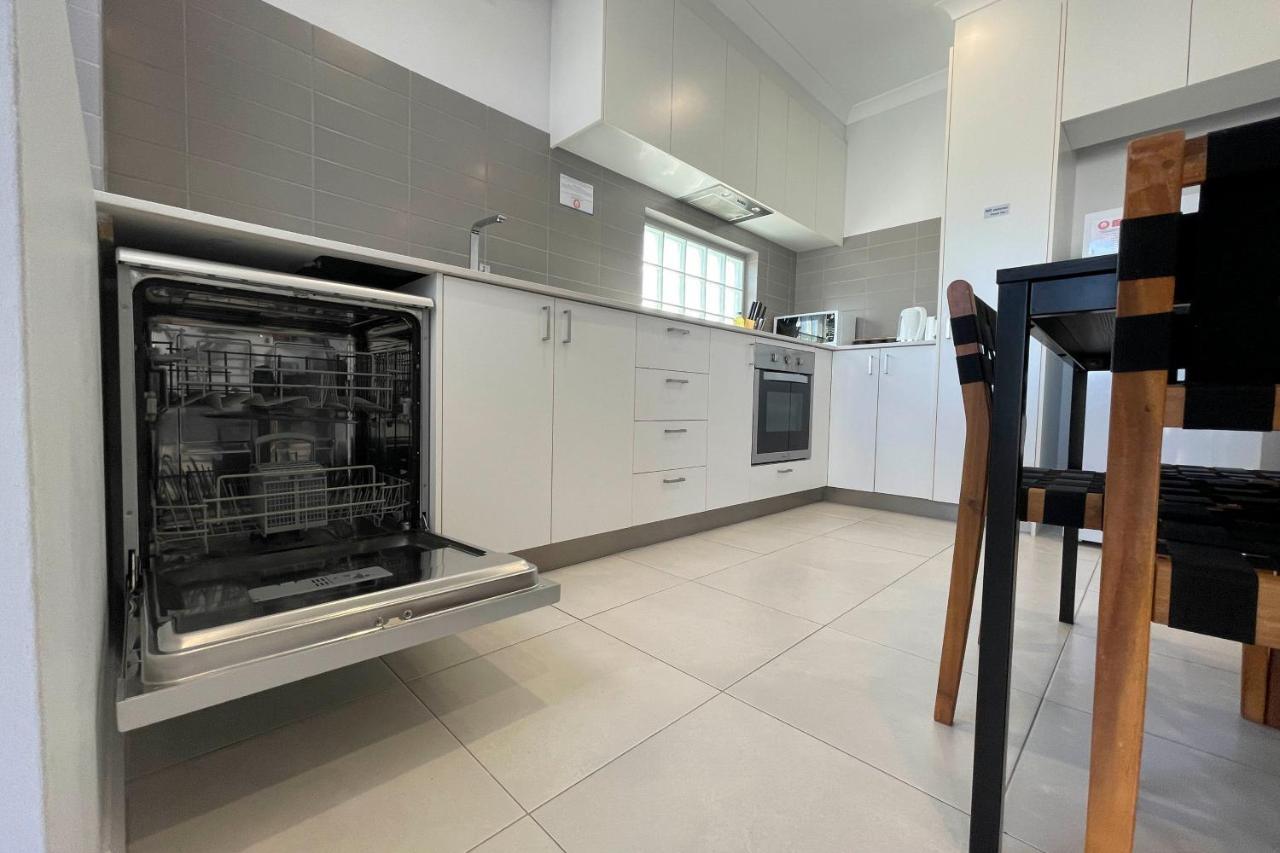 Apartment 7th Heaven In Cloverdale 2br2ba Parking Perth