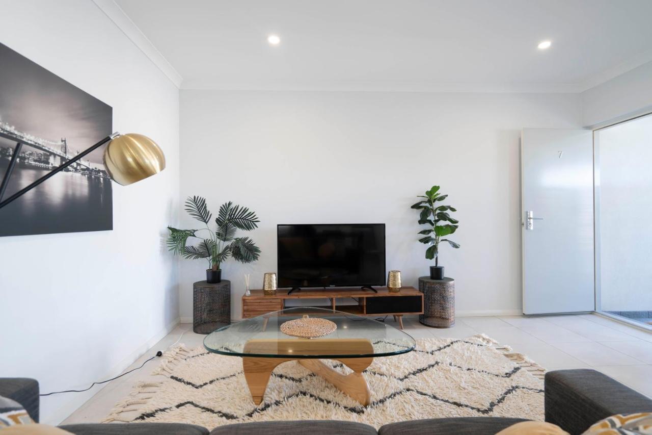 7th Heaven In Cloverdale 2br2ba Parking
