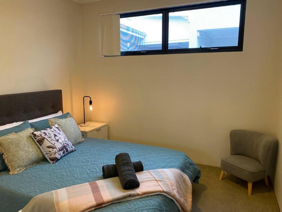 Apartment Stylish Modern Airport Wifi Park Netflix Wine