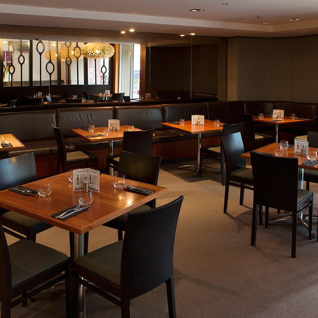 Oaks Hotel 4*