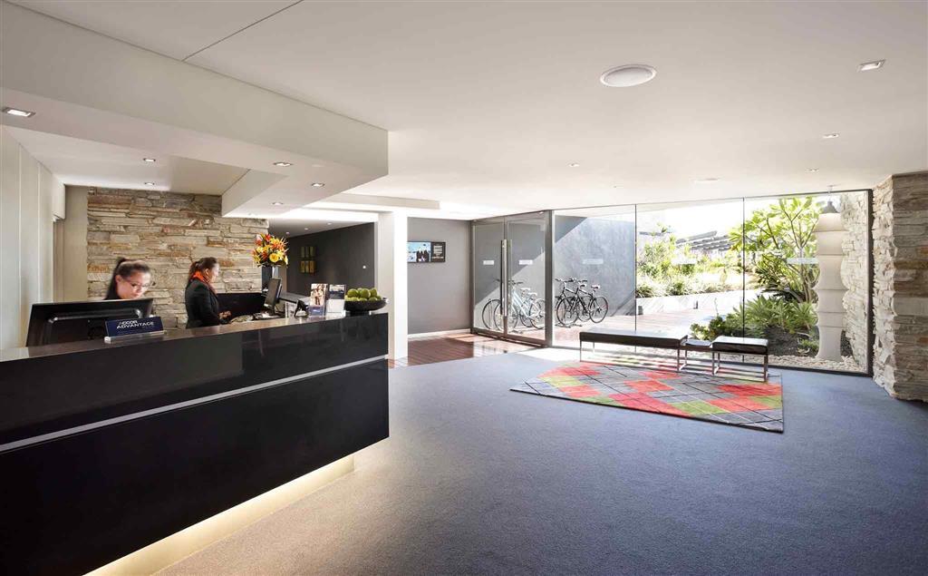 Aparthotel East